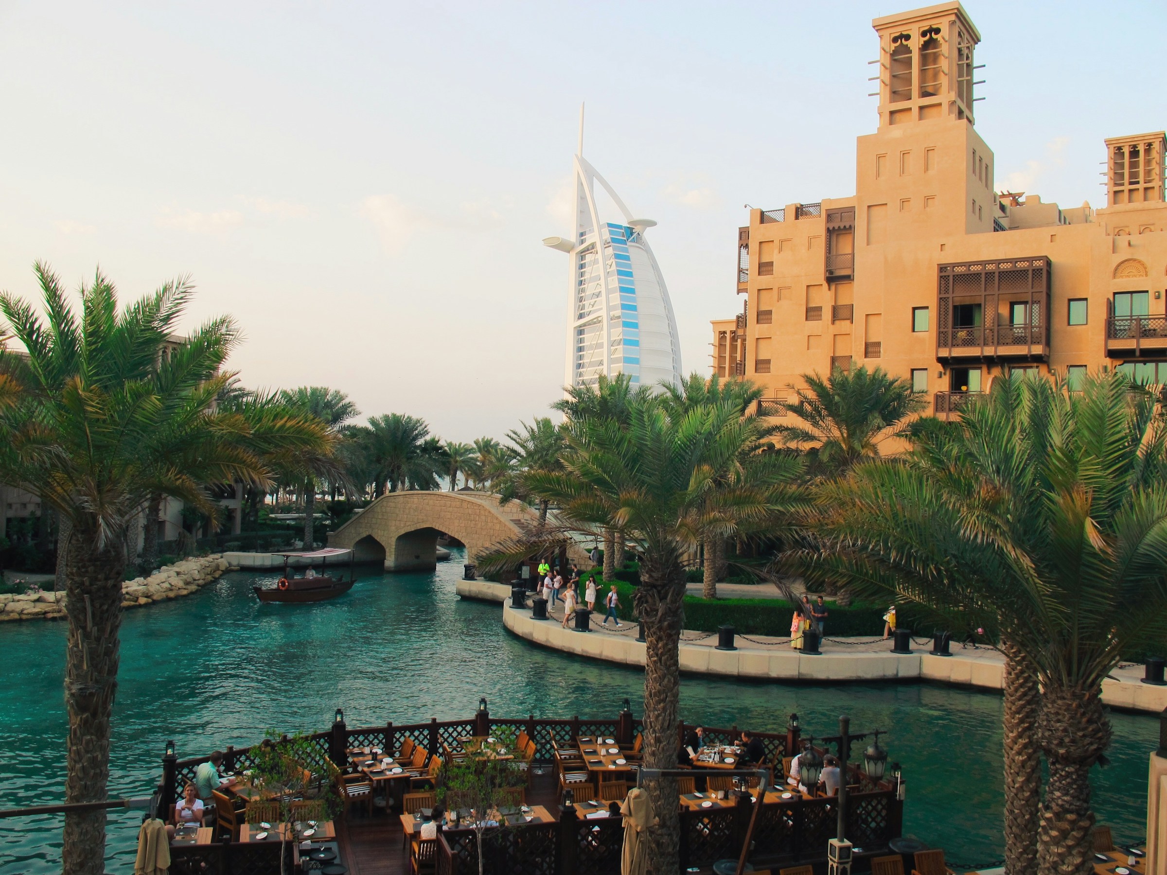 Waterside dining in Dubai near Burj Al Arab, representing the best restaurants in Dubai